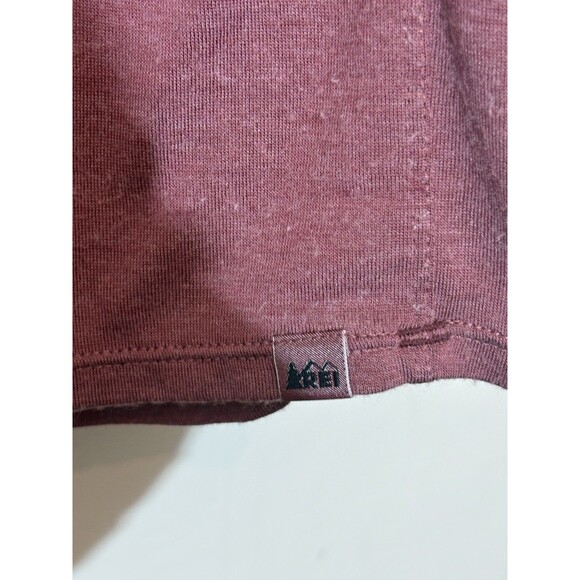 REI Women’s Medium V-neck Burgundy Tshirt Athletic Performance Hiking Outdoors - Picture 3 of 10